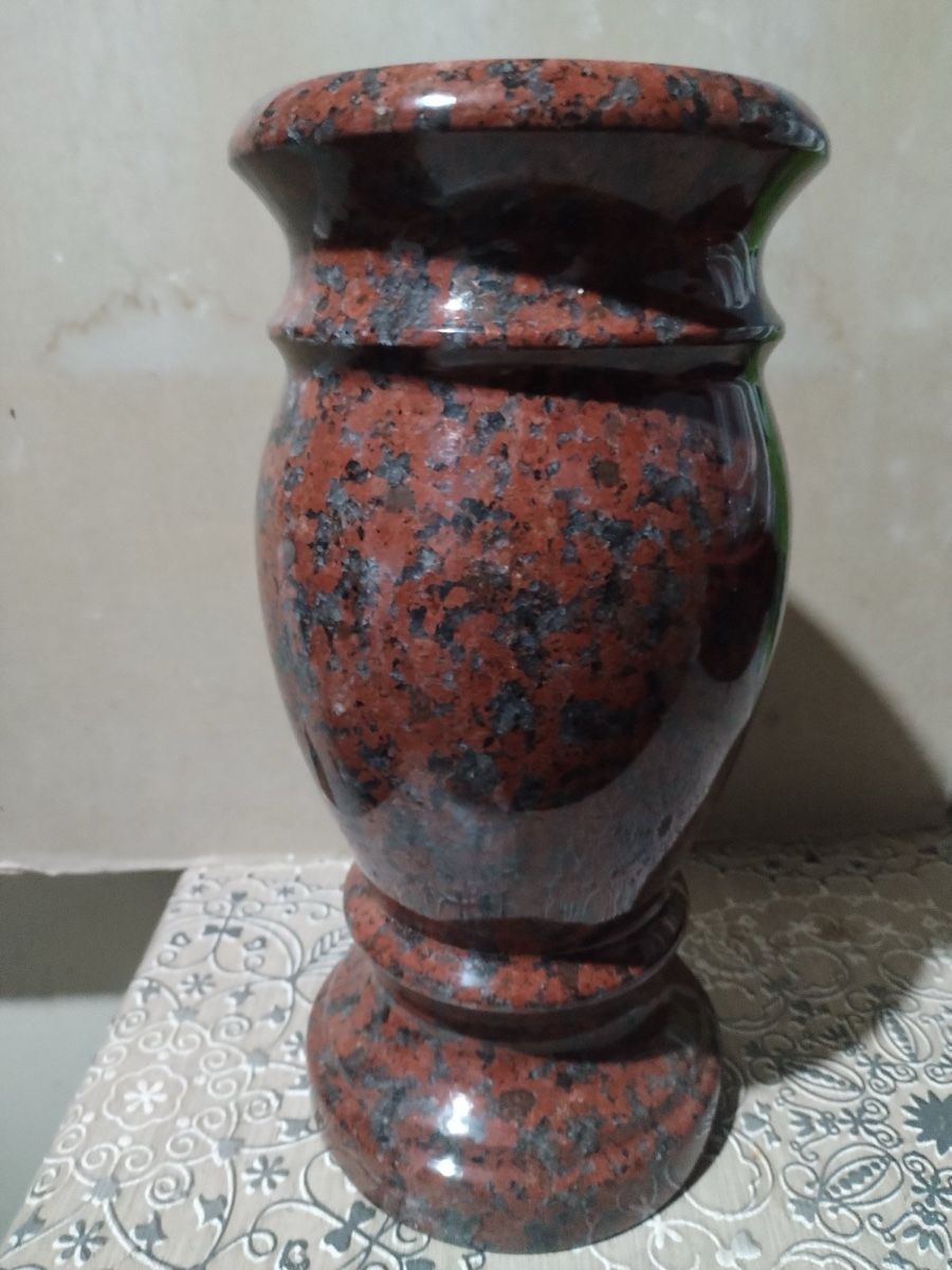 Vasen & Gefässe: Grabschmuck Vase – Neu (gemäss Beschreibung) aus Oberriet SG von SAGAV