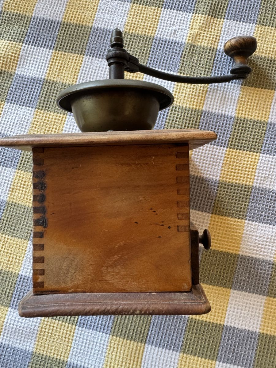Elettrodomestici da cucina: Antike Holz Kaffeemühle – Usato da siebnen venduto da minte 2