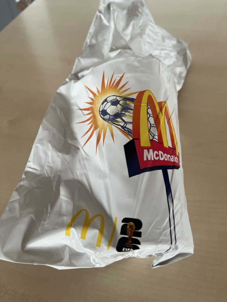 Contenitori & Simili: Mc Donalds Fifa Becher – Nuovo e nell'imballaggio originale da Fahrni b. Thun venduto da Bergers_occasionen