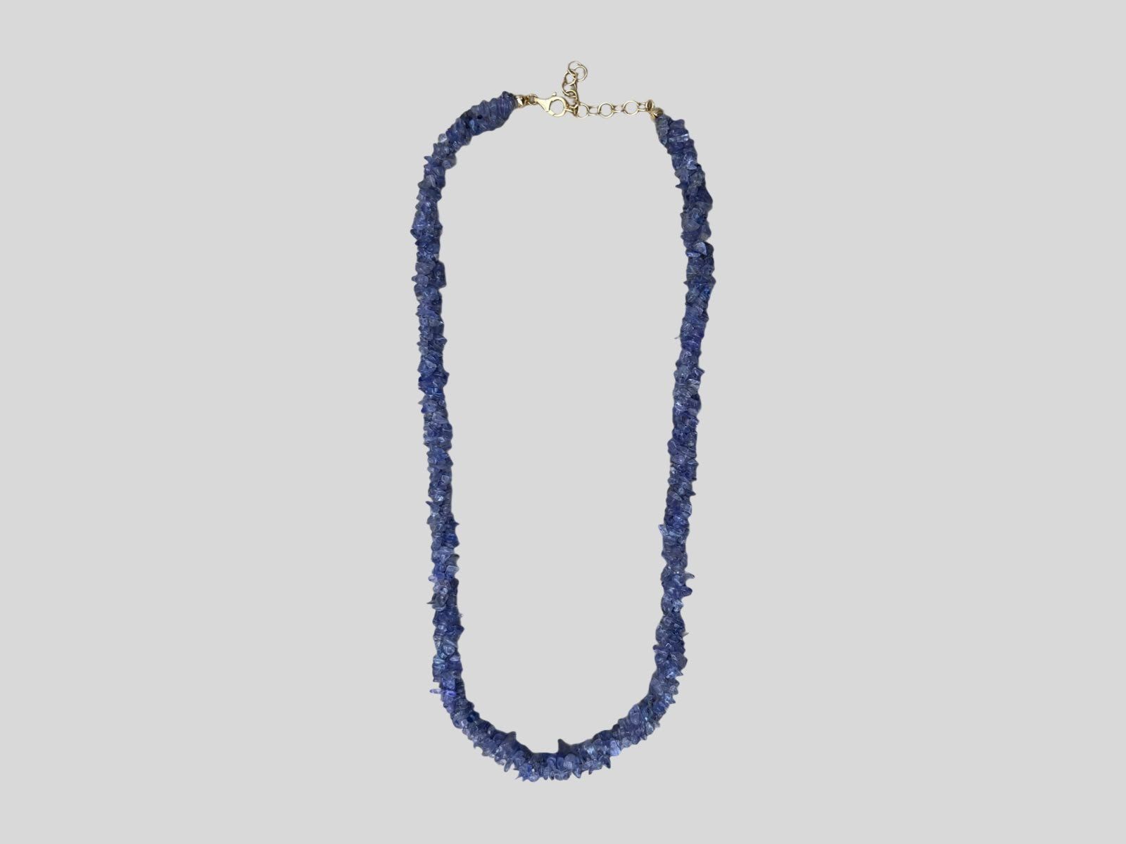 Catenine: Collier aus Tansanit-Splittern mit Silberverschluss – Usato da Wohlenschwil venduto da Amadeus-Auctions