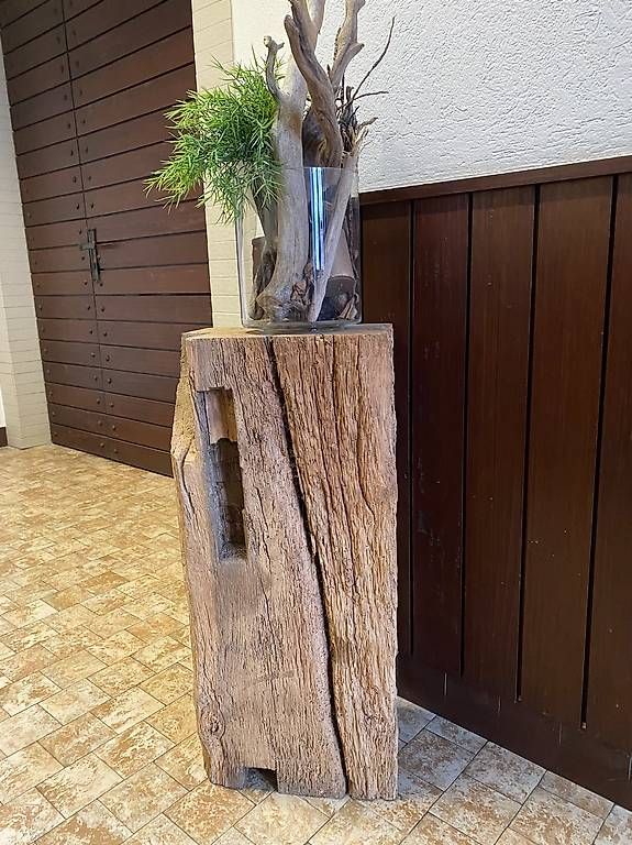 Articles en bois: 300 jähriger original Eichenpfahl mit Glas – D'occasion à Goldach par 1963ruthlanter