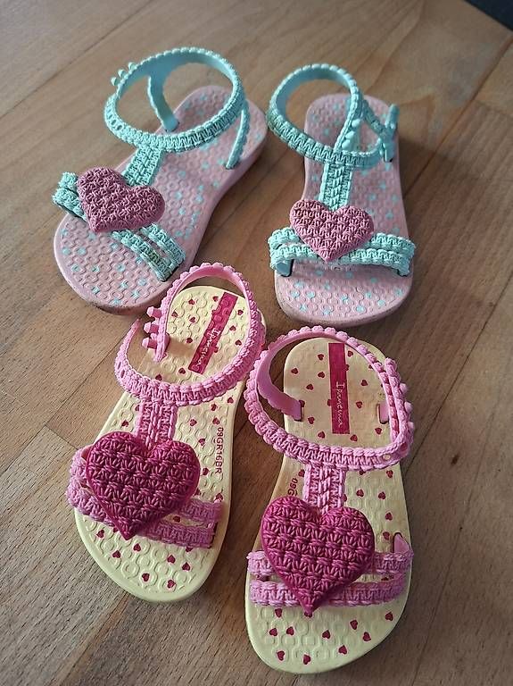 Scarpe per ragazze: Ipanema Flip Flops Mädchen – Usato da Frauenfeld venduto da liljenny