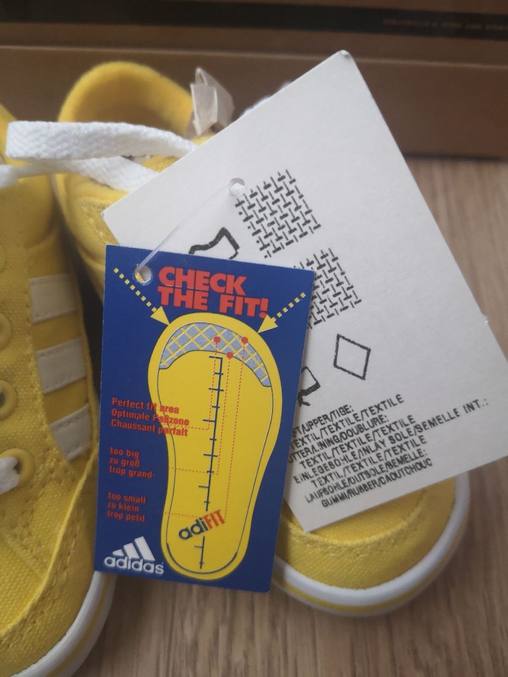 Adidas Schuhe für Jungen: Neue Adidas-Schuhe, Gr. 20, Gelb – Neu (gemäss Beschreibung) aus Ibach von FlyingFox26 9