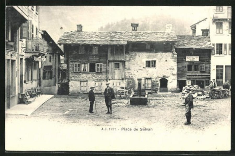 Cartoline postali: Salvan, Place de Salvan animée vers 1900 – Usato da Frauenfeld venduto da POML
