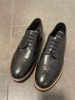 Eleganter schwarzer Brogue-Schuh – Grösse 39, ungetragen