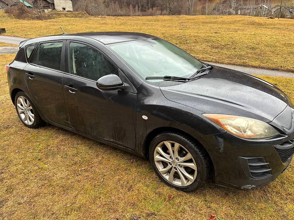 Mazda Automobili: MAZDA 3 1.6 HatchBack – Usato da Chironico venduto da mau_f5vv