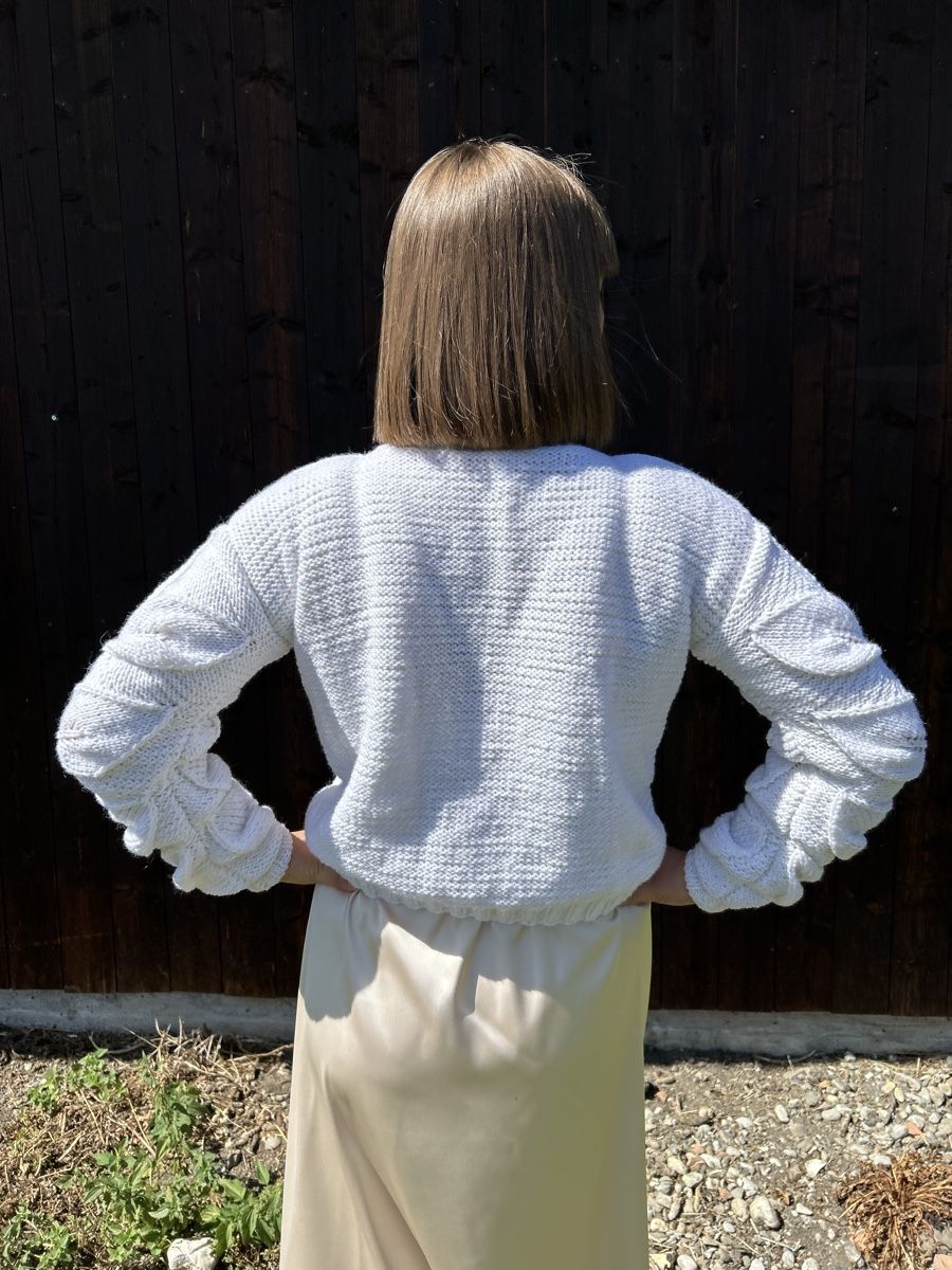 Pullover & Sweatshirts: Wunderschöner handgestrickter Damenpullover in Weiß mit eine – Neu und originalverpackt aus Rüthi (Rheintal) von gro_b2bz 4