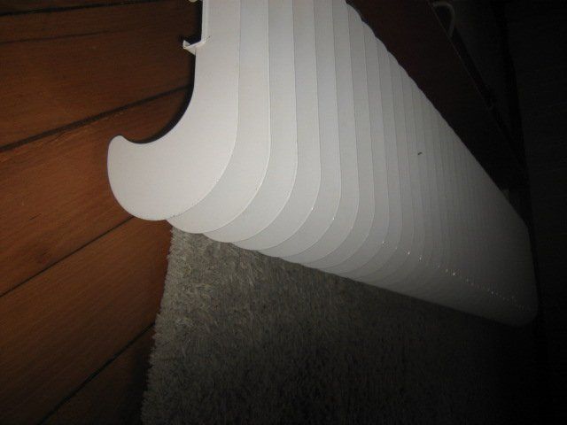 Kronleuchter & Deckenlampen: Retro Deckenleuchte weiss/rot 70er Jahre – Gebraucht aus Winterthur von Lunaticalpha1 7