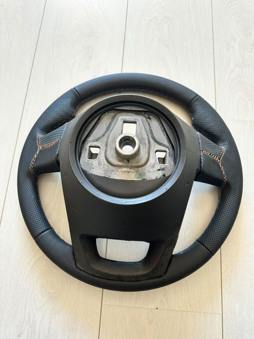 Iveco Tutti pezzi di ricambio auto: NEU SPORT Leder lenkrad IVECO – Nuovo (secondo la descrizione) da Auw venduto da Neo_z2rq 2