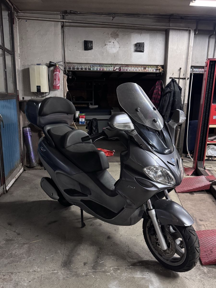 Piaggio Scooter: Piaggio X9 250 – Usato da Mühlethurnen venduto da Schmidts 2