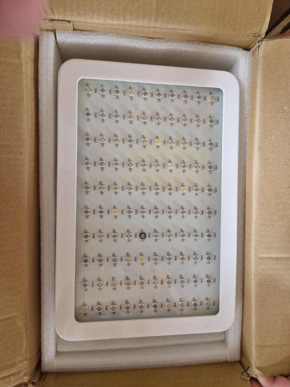 Sonstiges: LED Pflanzenlampe 300W  – Gebraucht aus Zürich von thehulk01