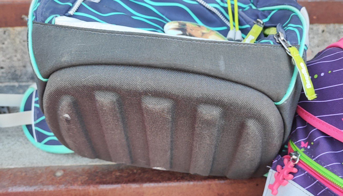 Ergobag Zaini: Schulthek mit Etui und Regenpellerine – Usato da Mosnang venduto da KurtHe 5