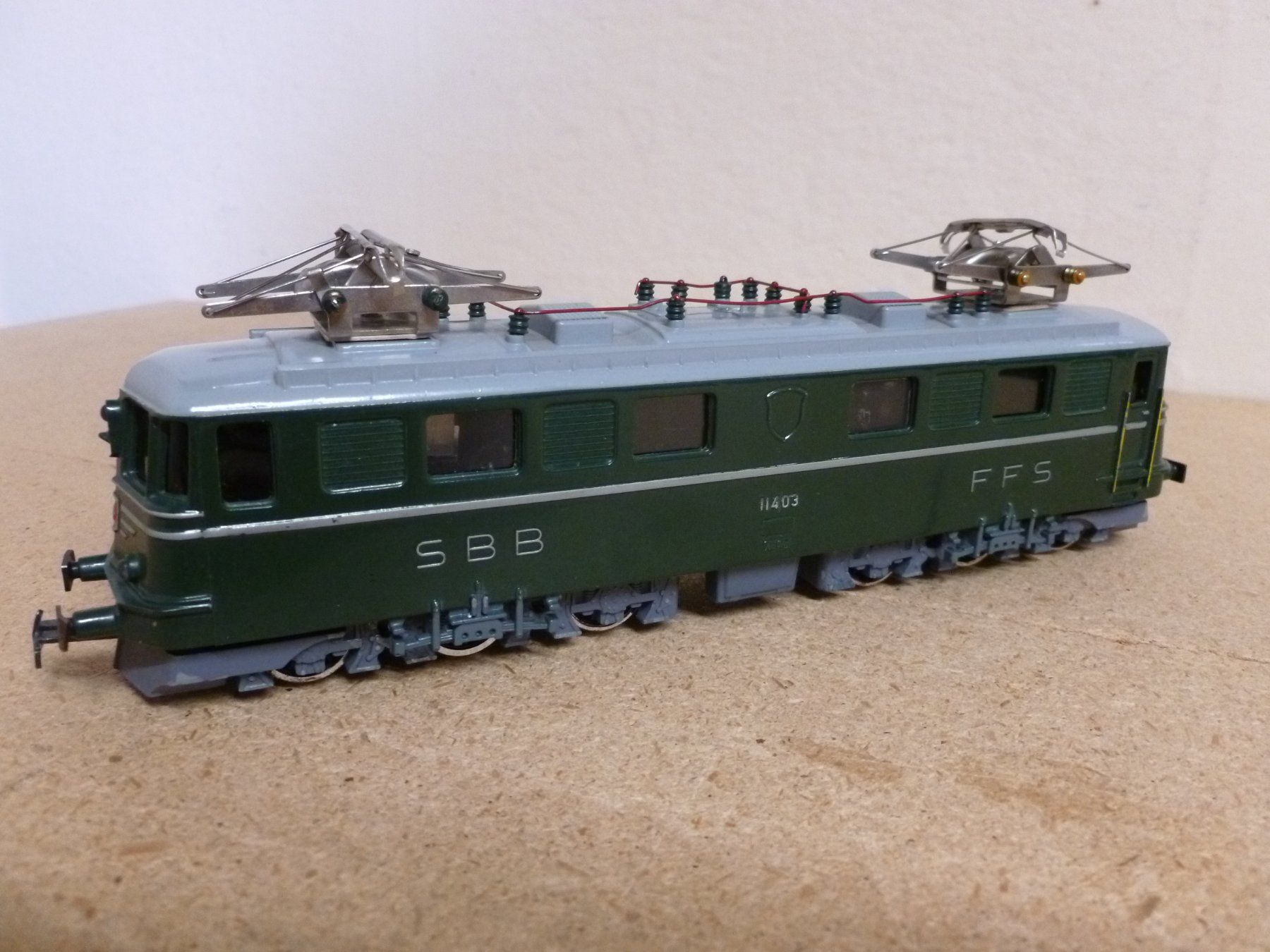 Märklin Modelleisenbahnen: Gotthardzug beleuchtet, 5 teilig – Gebraucht aus Oberbipp von Vifu 1