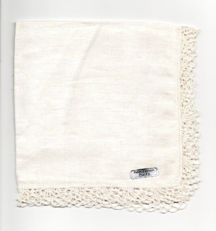 Altro in  Abbigliamento & Accessori: Taschentuch mit Spitzenrand, Handarbeit – Nuovo e nell'imballaggio originale da Kriens venduto da Kraeutergarten