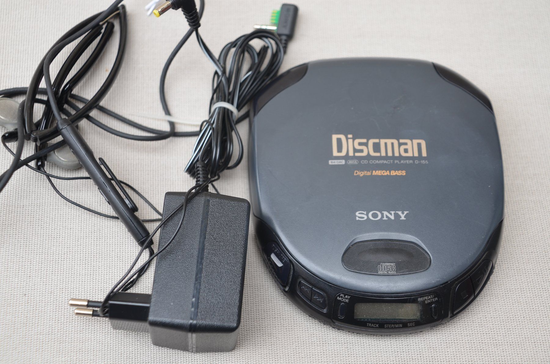 Sony Lettore multimediale portatile: Discman Sony Discman D-155 – Usato da Collonges venduto da arashee