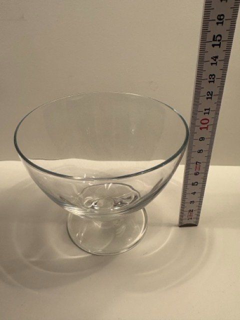 Bicchieri: 1 x Eisbecher, clear glass, 11cm Durchmesser – Usato da Basel venduto da dav_b5gb 1