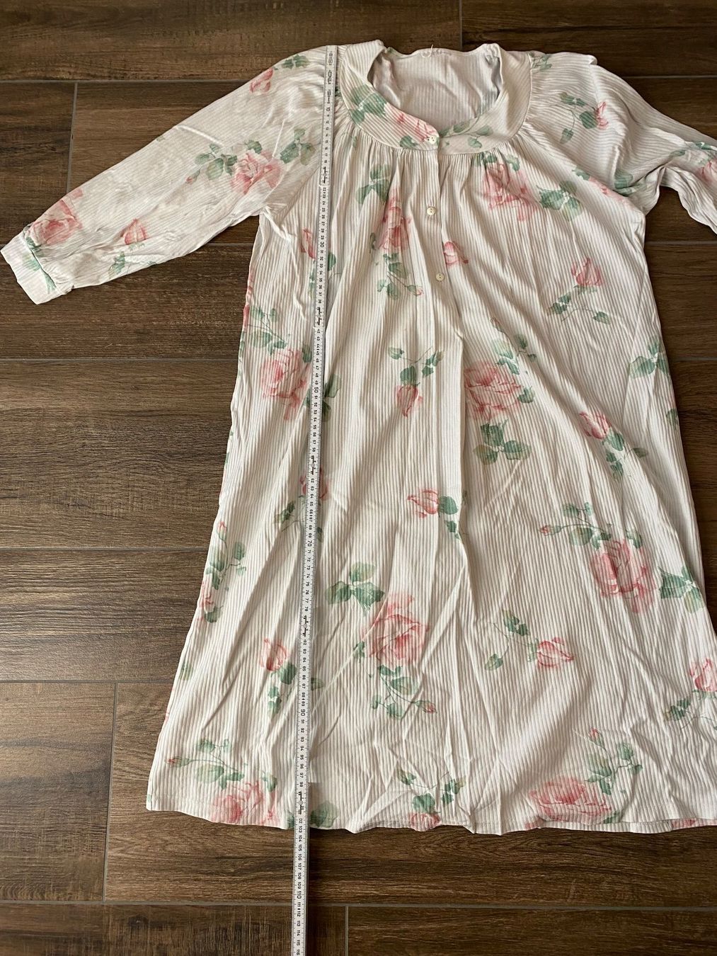 Negligees & Pigiami: Nachtthemd mit Rosen weiss Gr. 44 - 46 – Usato da Pratteln venduto da a23_j2gs 7