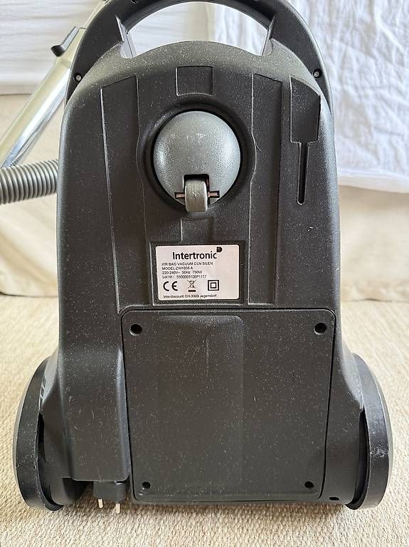 Aspirapolveri & Accessori: Staubsauger Intertronic – Usato da Zürich venduto da SamanthaGirod 1