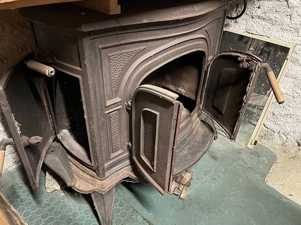 Poêles de chauffage: Vendo 2 stufe a legna  – D'occasion à Motto-Blenio par Nene1989 1