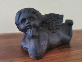 Liegender Deko-Engel / Engelfigur / Figur Engel Gusseisen