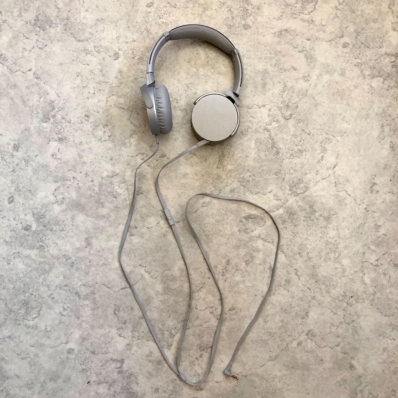 Sony Cuffie: Sony MDR-XB550AP Kopfhörer (Silber) – Usato da Küblis venduto da AlpinePro_GR 5