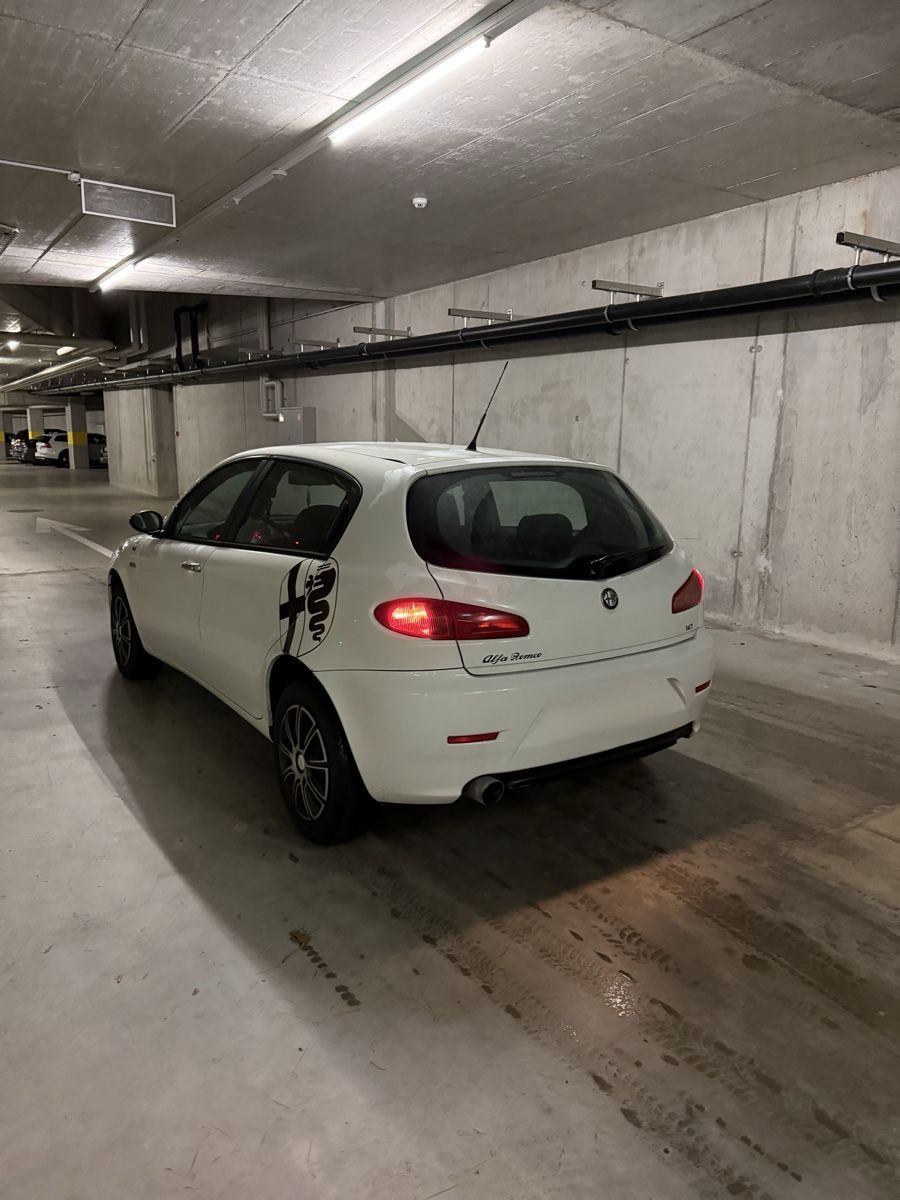 Alfa Romeo Autos: Alfa Romeo 147 1.6 T.Spark – Gebraucht aus Oensingen von giu_82gy 3