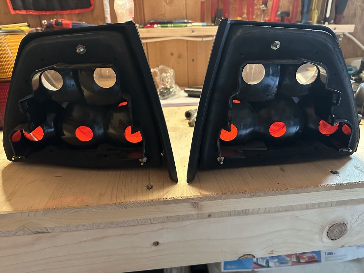 VW Scheinwerfer: VW Golf 2 Heckleuchten Set, Top Zustand – Gebraucht aus St. Gallenkappel von mik_7tw2 3