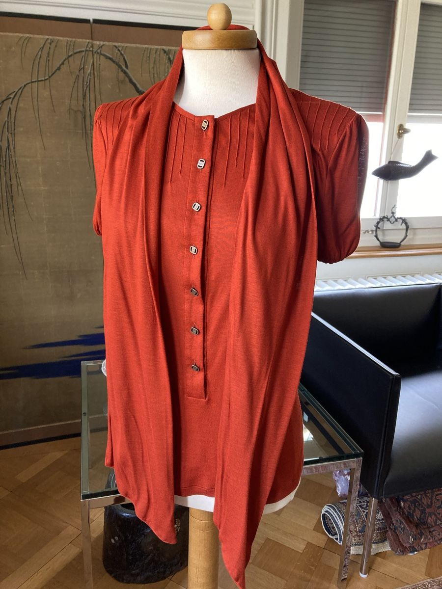 Salvatore Ferragamo Camicette: Wunderbare Salvatore Ferragamo Bluse, Viskose, S, Jersey – Usato da Zürich venduto da elegantissima2 1