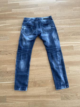 Jeans Fashion mit Löcher