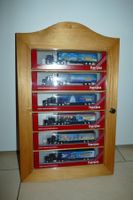 Herpa 1:87: Schaukasten mit 6xUS Truck 500 Years Amerika
