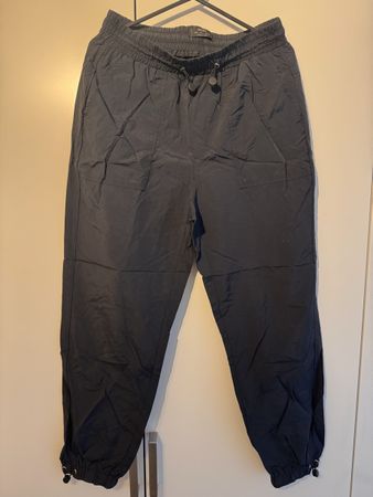 Schwarze Hose von Bershka, Grösse L