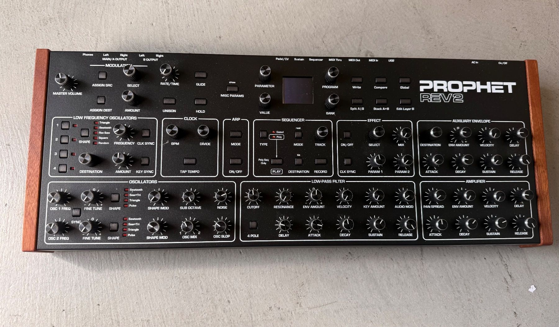 Strumenti musicali: Dave Smith Instruments Prophet Rev2 8-Voice Synthesizer – Nuovo (secondo la descrizione) da Reinach BL venduto da AninaFinds 1
