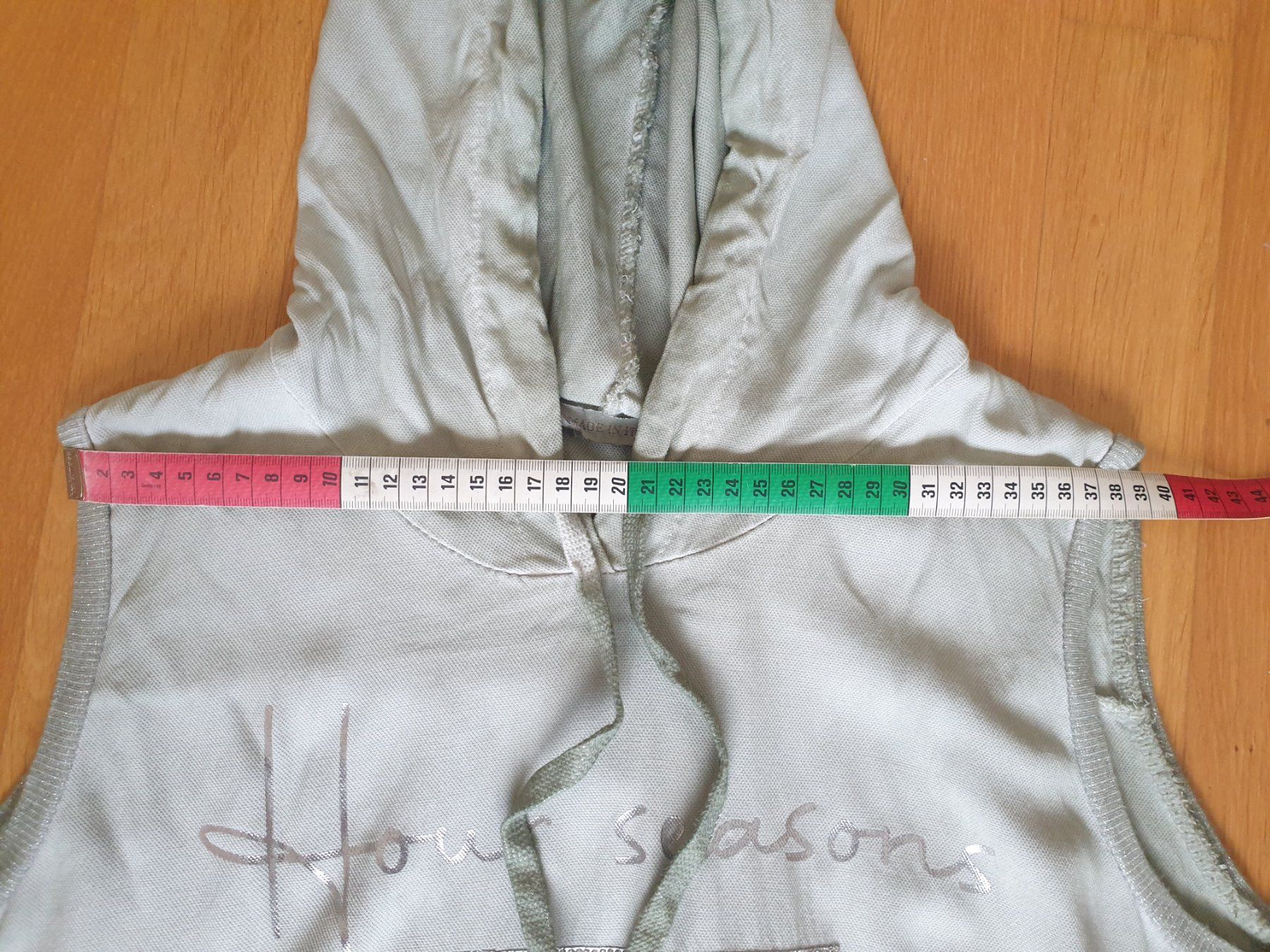 T-shirt: Modernes Kurzarm-Shirt mit Kapuze – Nuovo (secondo la descrizione) da Möriken AG venduto da pam66 3