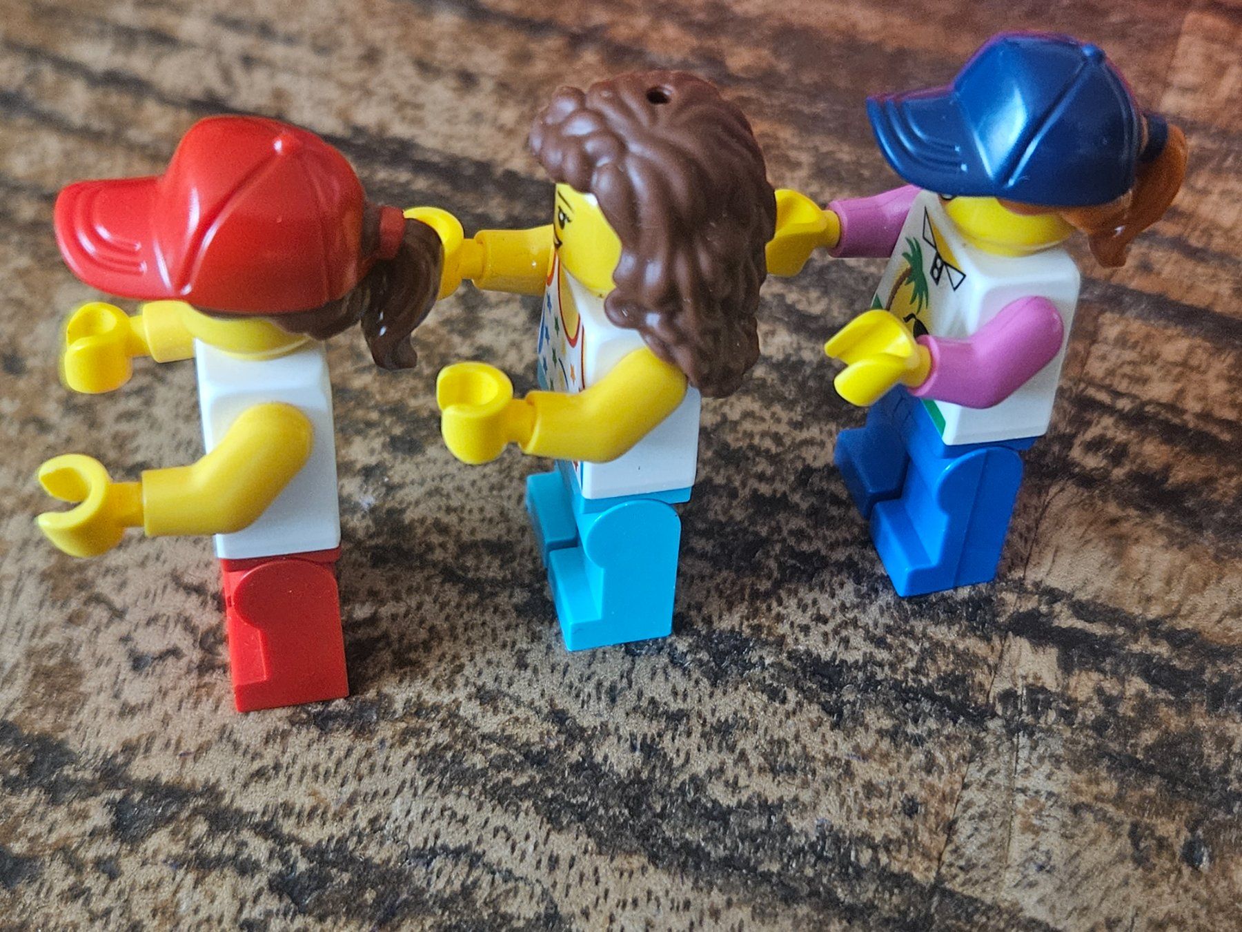 Lego Kit di costruzioni: lego lot de 3 figurines – Usato da Confignon venduto da Ecrofigs 2