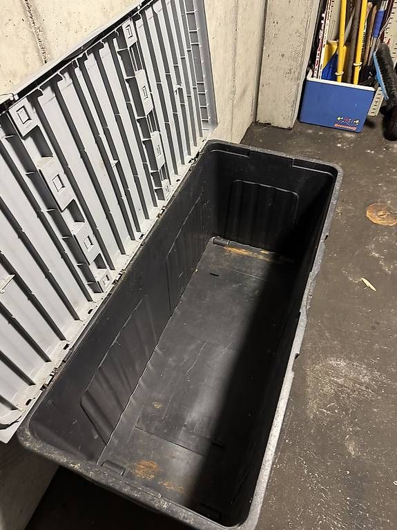 Casse di trasporto: Kunstoffkiste zu verschenken – Usato da Belp venduto da topfund 1