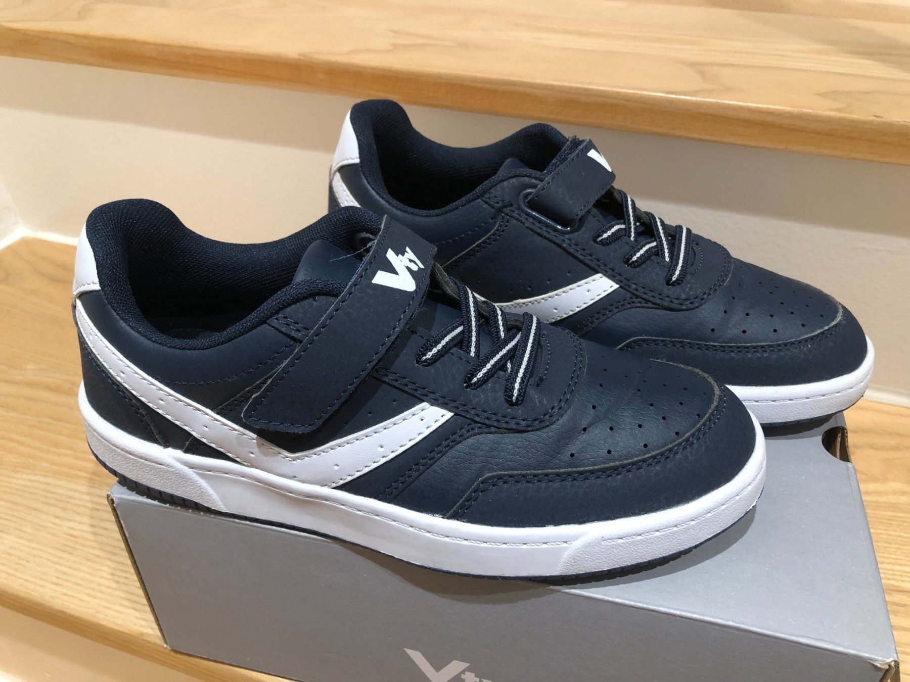 Victory Chaussures garçon: Victory / Vty Sneaker - Jungen Gr. 35 – D'occasion à Bonstetten par Magnum2 2