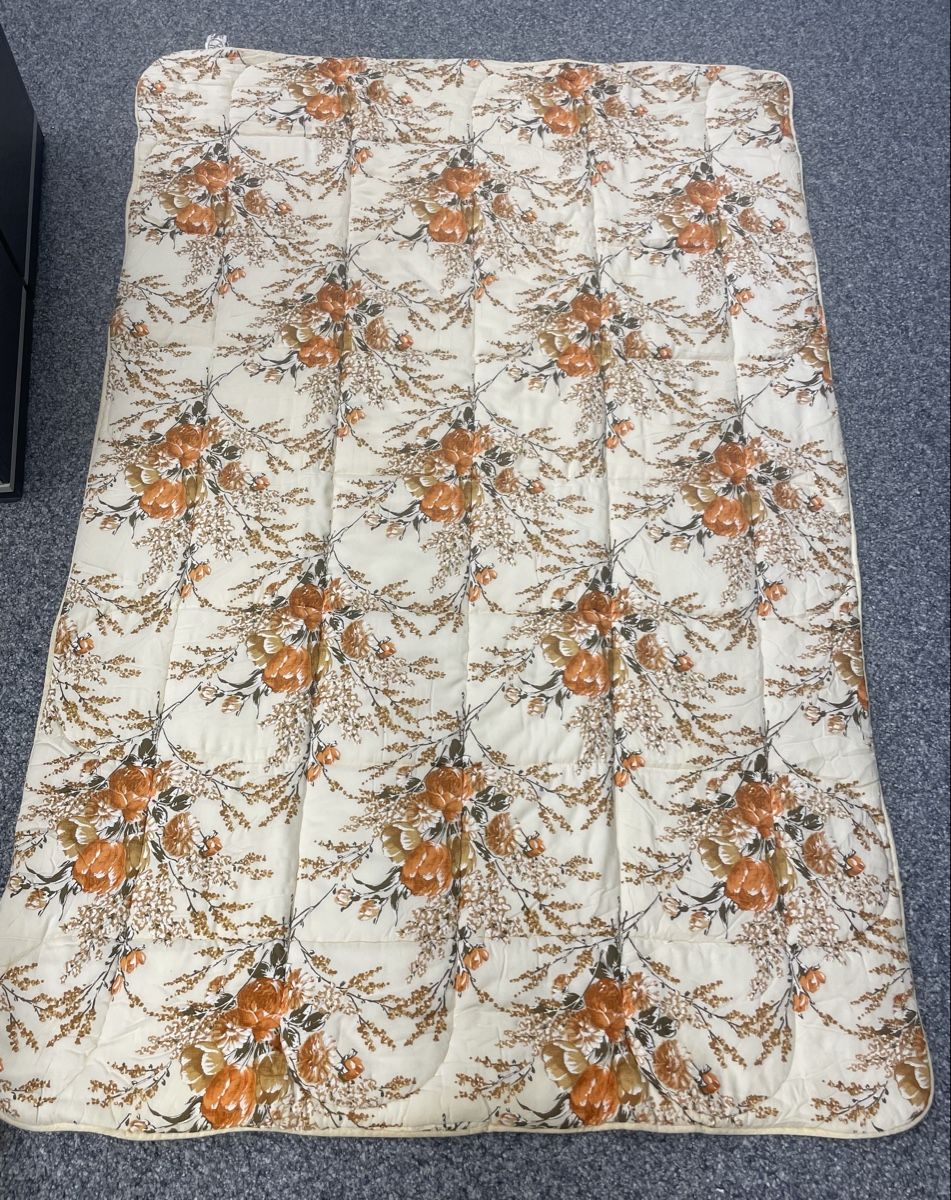 Coperte: VT Tagesdecke mit Blumenmuster, Top! – Usato da Au ZH venduto da Jaggy4
