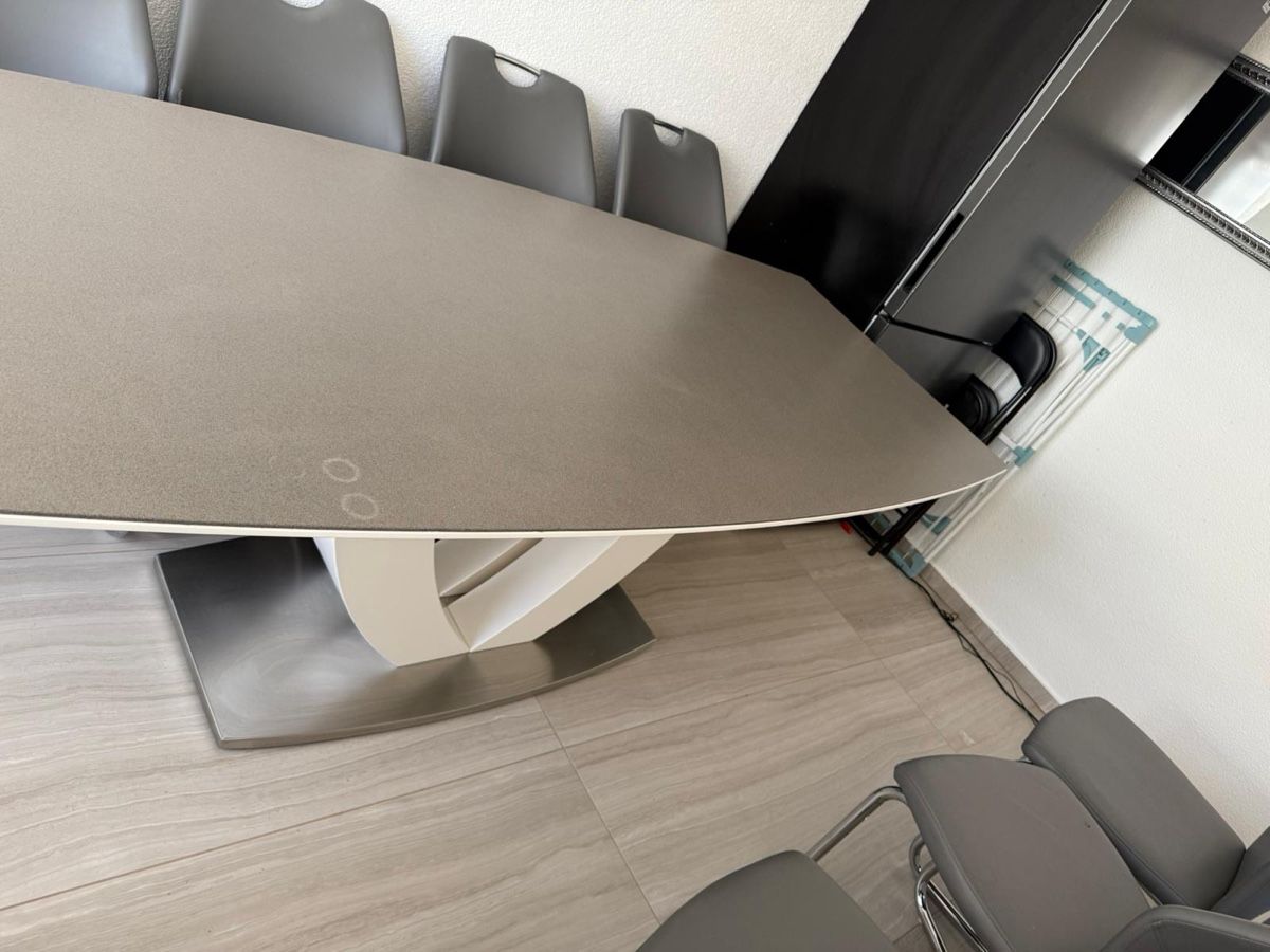 Tavoli: Magnifique table à manger design sans chaises – Usato da Tramelan venduto da arb_hky2 1