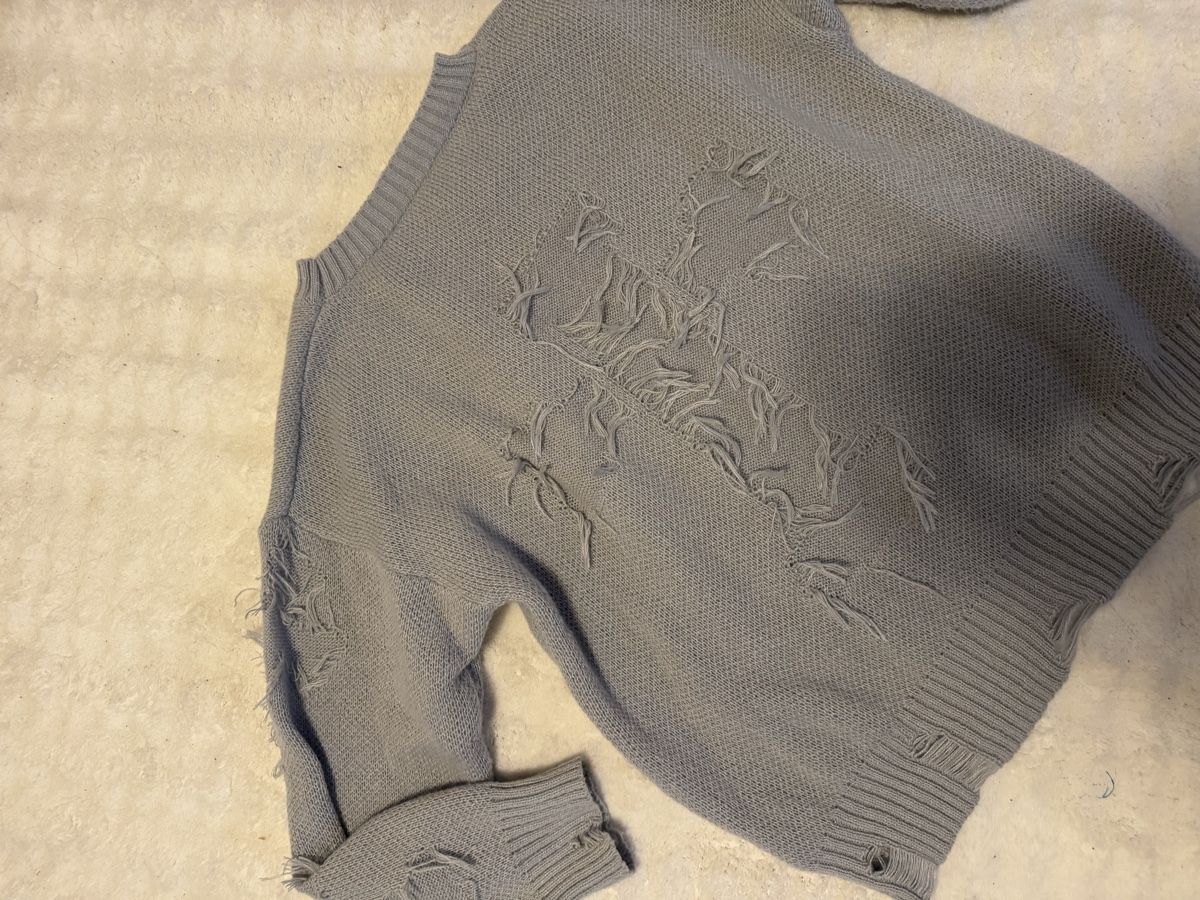 Maglioni & Felpe: Grauer Pulli mit Cristo-Motiv, Grösse M, – Usato da Herzogenbuchsee venduto da vic_p6tb 3