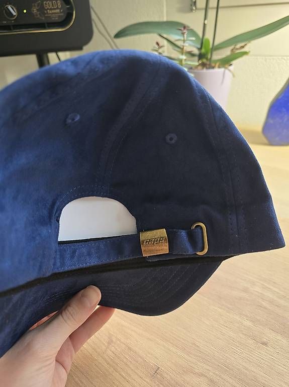 Hüte, Mützen & Caps: Cap Suede Wildleder, Blau – Gebraucht aus Wettswil von Joel_Santo 1