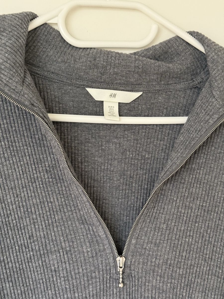 H&M Lotti di vestiti: Lots pulls H&M gris – Usato da Monthey venduto da sen_6ckr 5