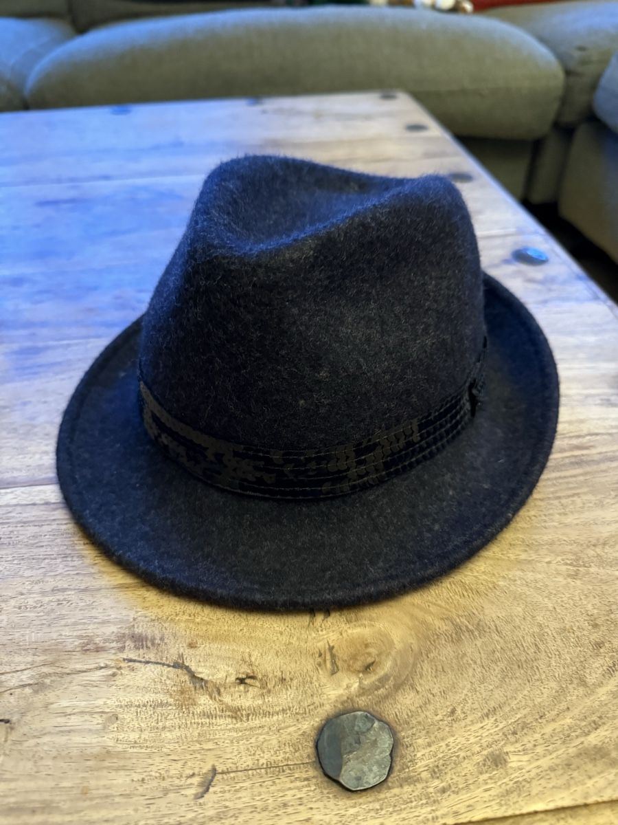 Copricapi, berretti & cappellini: Chapeau Kookai dès CHF 1.- – Usato da Commugny venduto da Flamantrose77