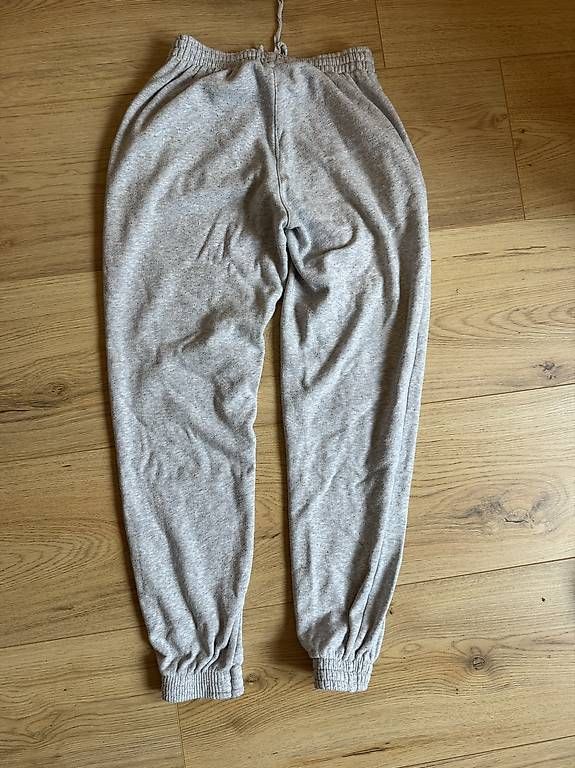 Pantalons: Trainerhose grau Damen Grösse S – D'occasion à Aadorf par mar_l5n2 1