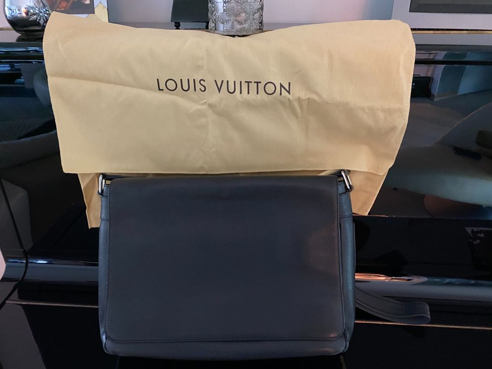 Louis Vuitton - Roman GM Messenger Taiga Ardoise