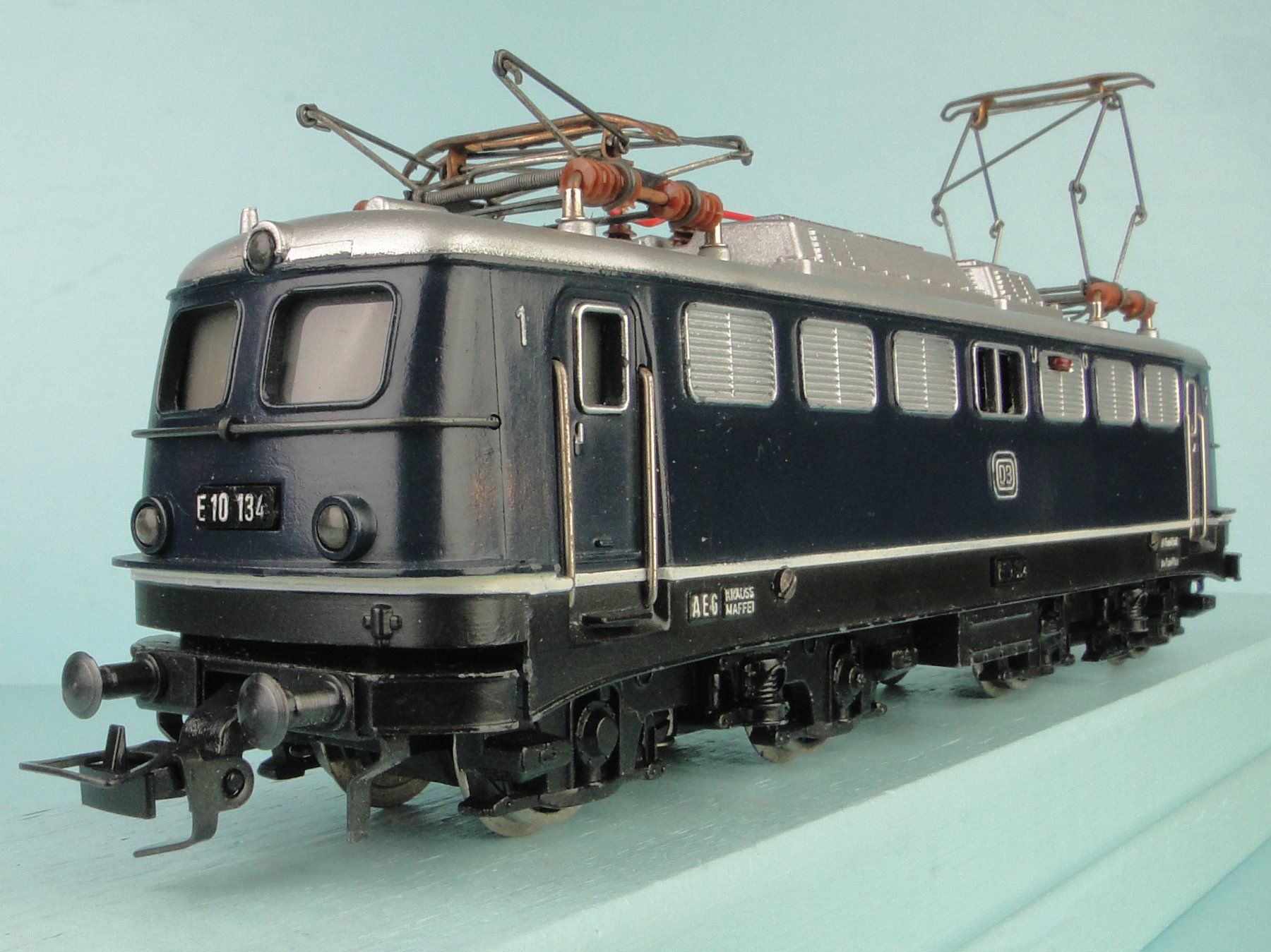 Fleischmann Modellini di ferrovie: Fleischmann H0 DB E10, Guss, Märklin Kupplung – Usato da Bülach venduto da cann11