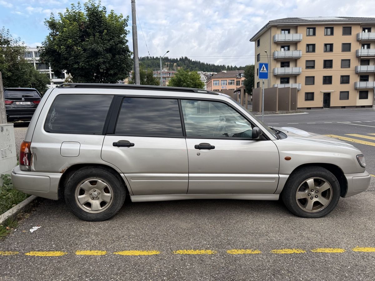 Subaru Automobili: Subaru Forester 2. 0T 4WD – Usato da La Chaux-de-Fonds venduto da Transportchezmax 4