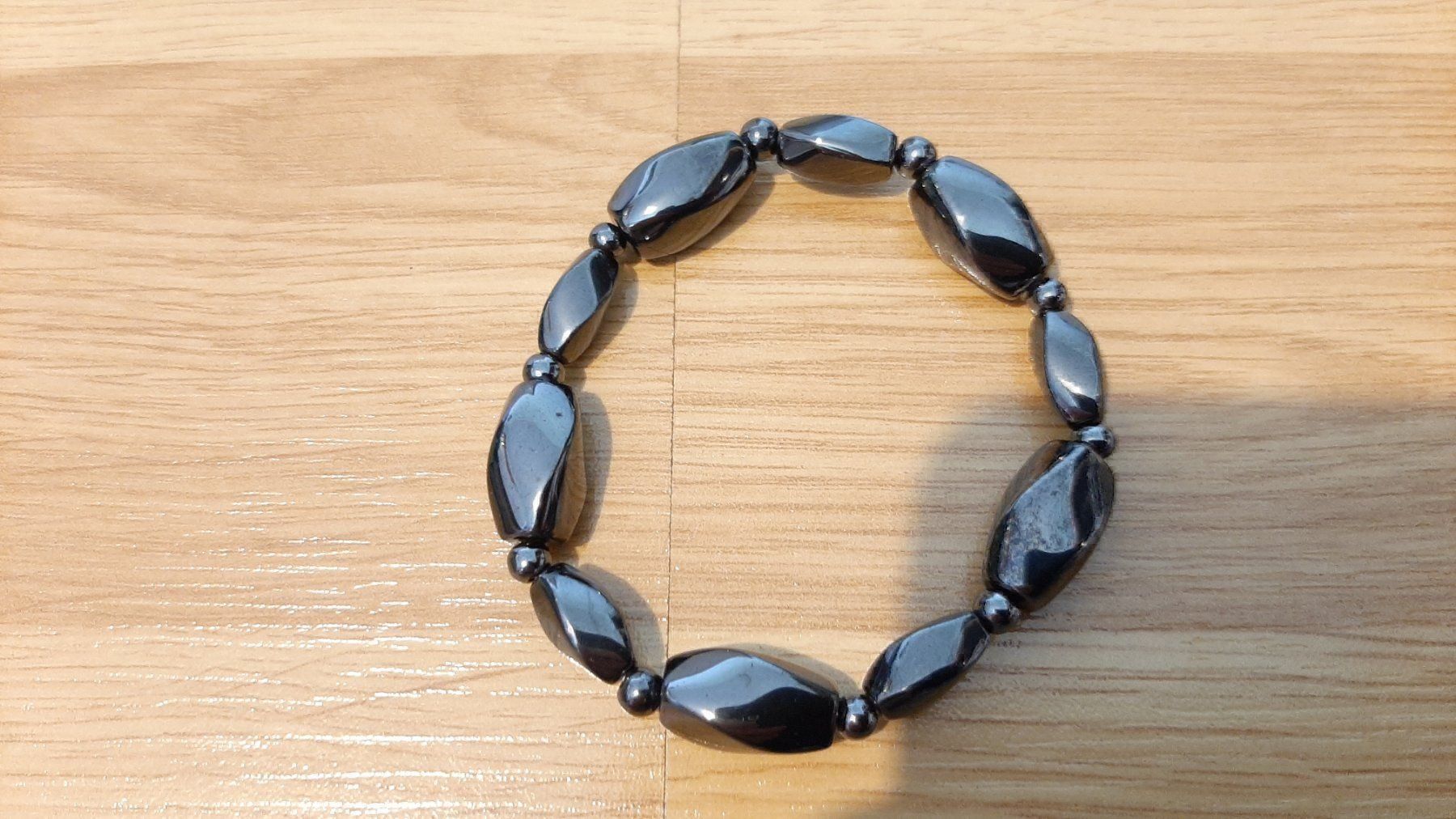 Armbänder & -reifen: Bracelet hématite – Gebraucht aus Pully von bro_n52j