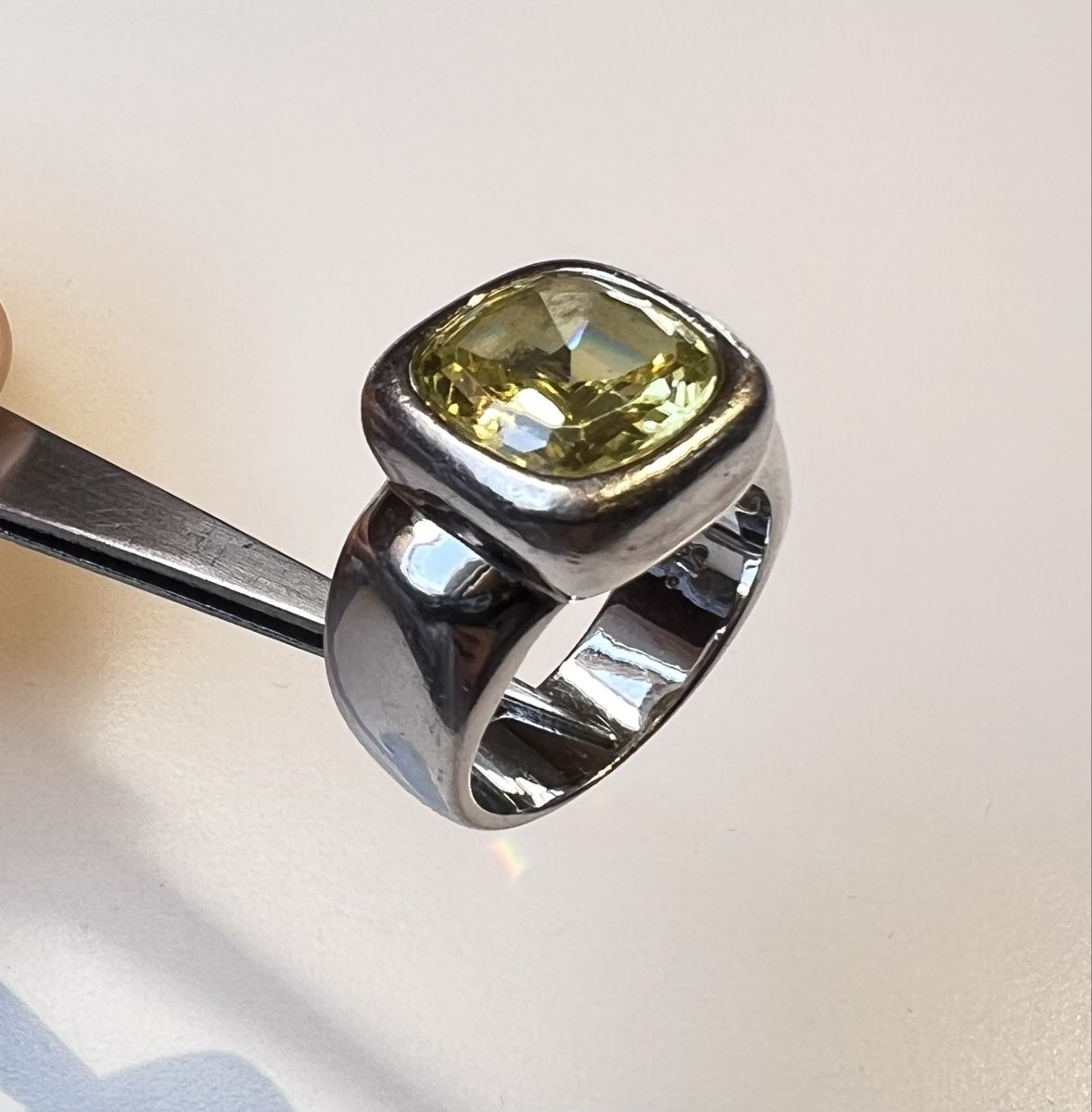 Ringe: Silberfarbener Ring mit gelbem Stein – Gebraucht aus Birr von lor-05 2