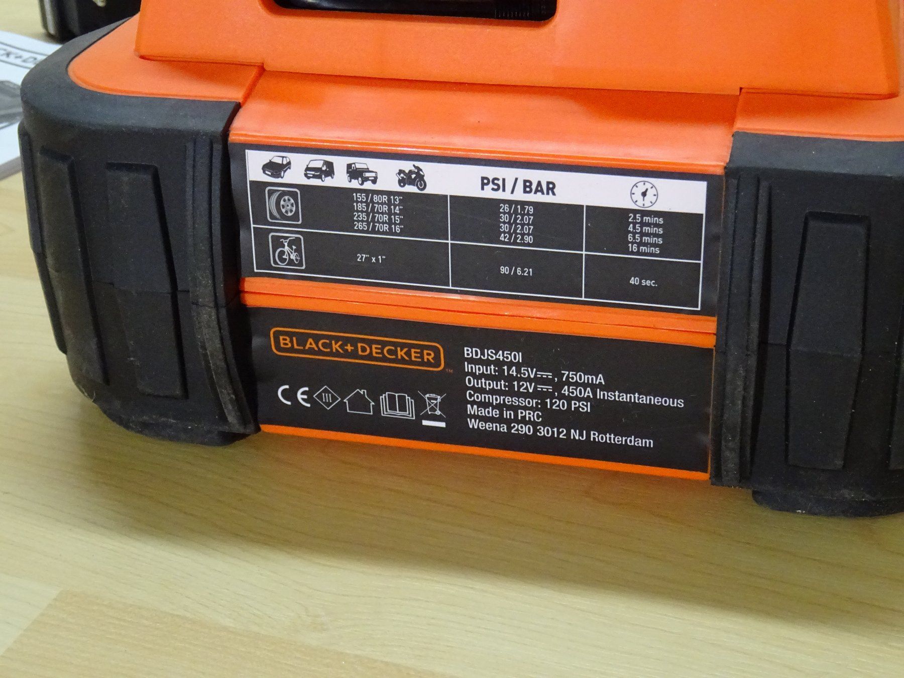 Caricabatterie: Starthilfe Jump Starter Black&Decker BDJS450l mit Kompressor – Usato da Rothrist venduto da heinrich1966 5