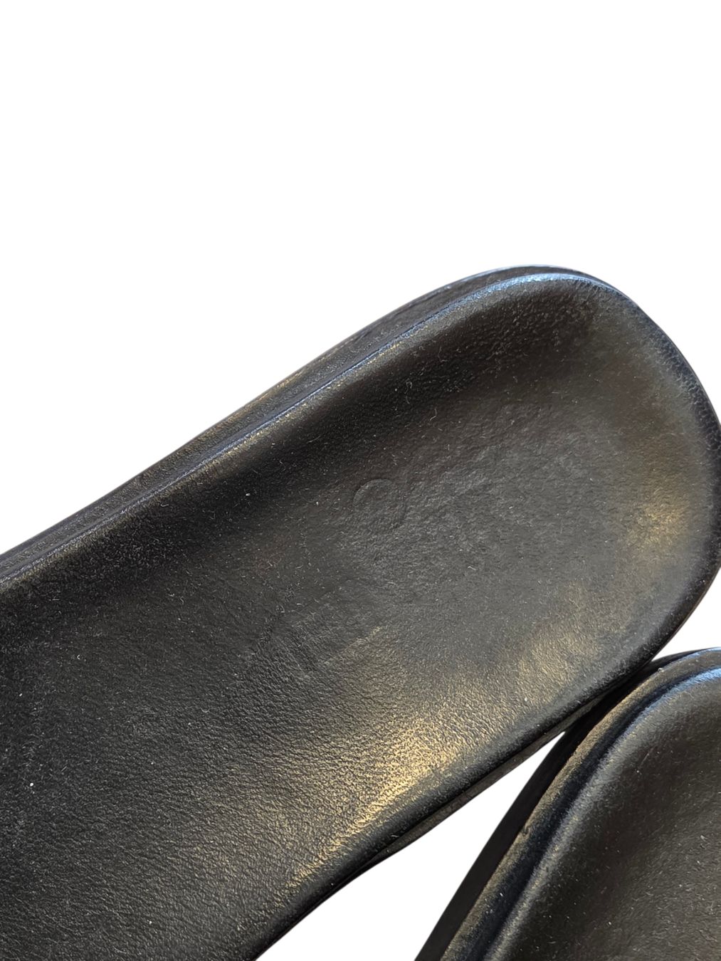 Chanel Chaussures femmes: Chanel Lackleder Flip Flops – D'occasion à Zürich par finesse.shop 3